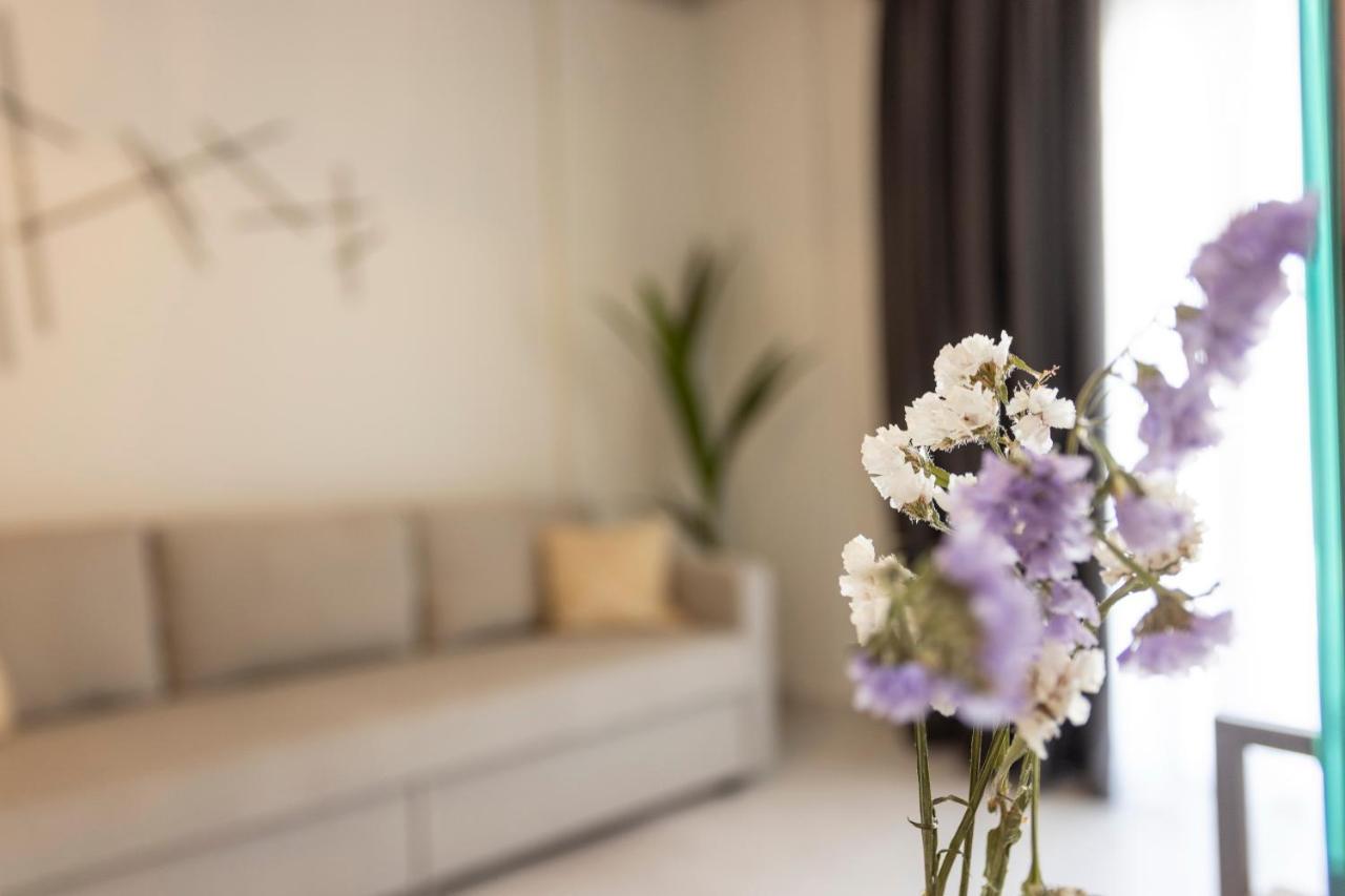 Noemie Premium Holiday Apartments Пефкохори Екстериор снимка